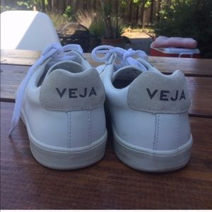 Veja Esplar Leather White Size 39 (8.5-9)